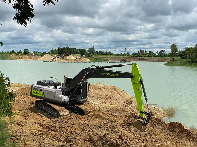 Zoomlion ZE215EACE Excavator in construction of mining plant in Thailand
