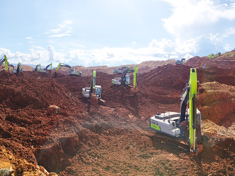 Crawler Excavator ZE215E participated in construction of the laterite nickel mining area in Indonesia