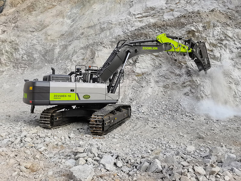 Crawler Excavator ZE550EK-10 in the stone crushing plant