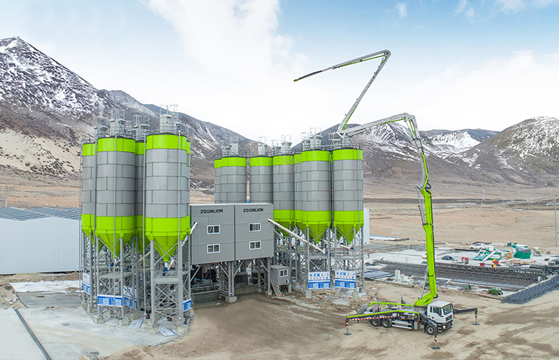 Truck Mixer&Concrete Batching Plant(Construction of Bloongan Industrial Park in North Kalimantan Province visited by the President of Indonesia)